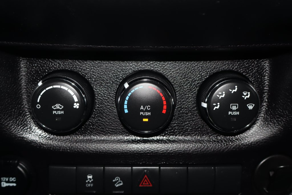 Used 2015 Jeep Wrangler Unlimited Sport w/ Connectivity Group AWD/4WD image 24