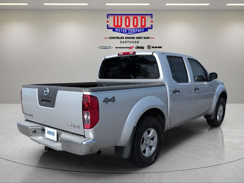 Used 2012 Nissan Frontier SV AWD/4WD image 3