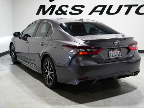 Used 2023 Toyota Camry SE image 10