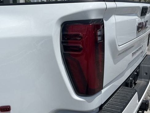 New 2026 GMC Sierra 3500 Denali w/ Denali Reserve Package AWD/4WD image 11