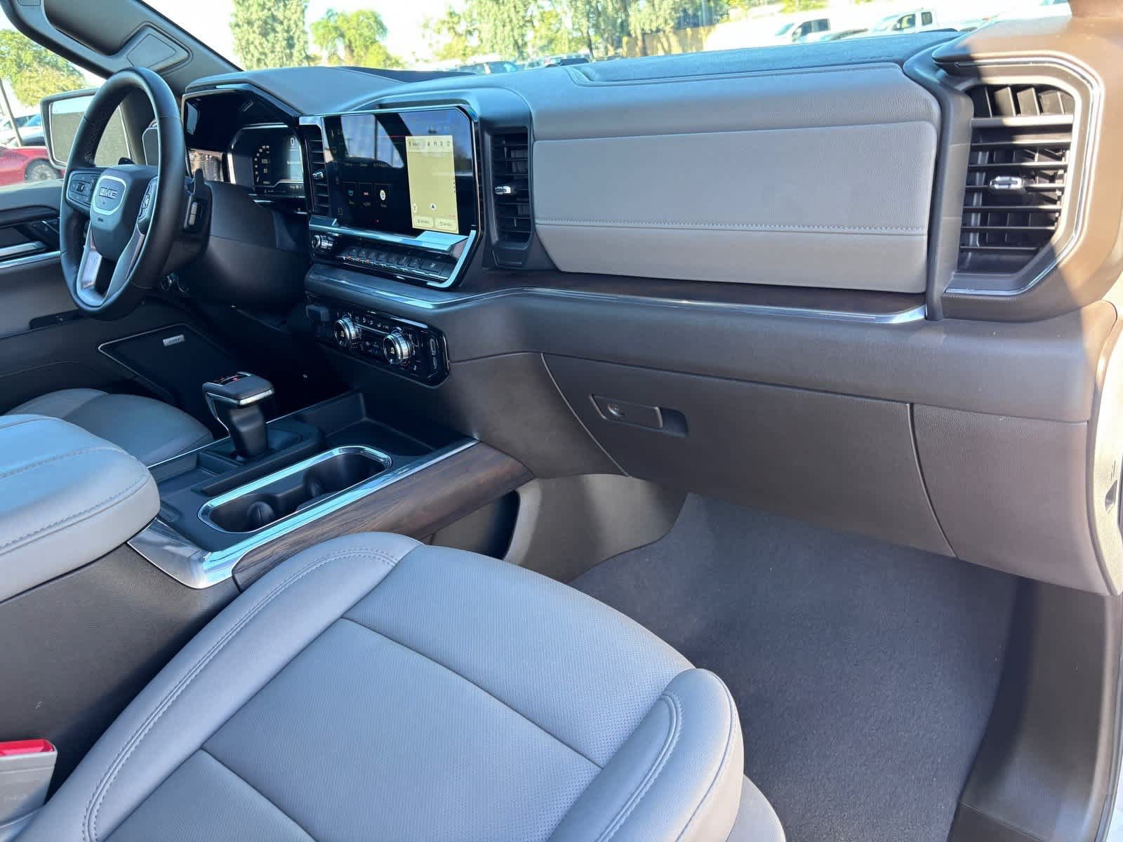 Used 2024 GMC Sierra 1500 SLT w/ SLT Premium Plus Package AWD/4WD image 13
