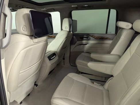 Used 2022 Cadillac Escalade ESV Sport Platinum w/ LPO, ONYX Package AWD/4WD image 18