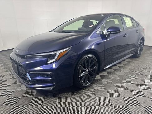 Used 2025 Toyota Corolla SE image 8