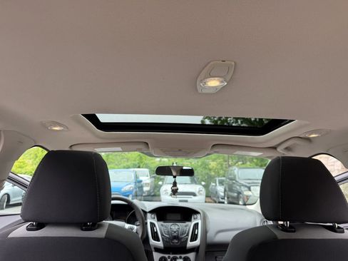 Used 2014 Ford Focus SE w/ SE Sport Package FWD image 17