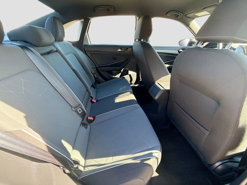 Certified 2025 Volkswagen Jetta Sport image 27