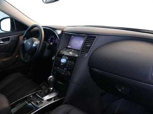 Used 2017 INFINITI QX70 AWD w/ Premium Package image 46