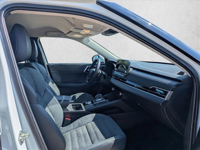 Used 2022 Mitsubishi Outlander SE AWD/4WD image 15
