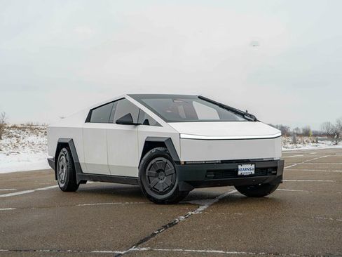 Used 2024 Tesla Cybertruck AWD Crew Cab image 29