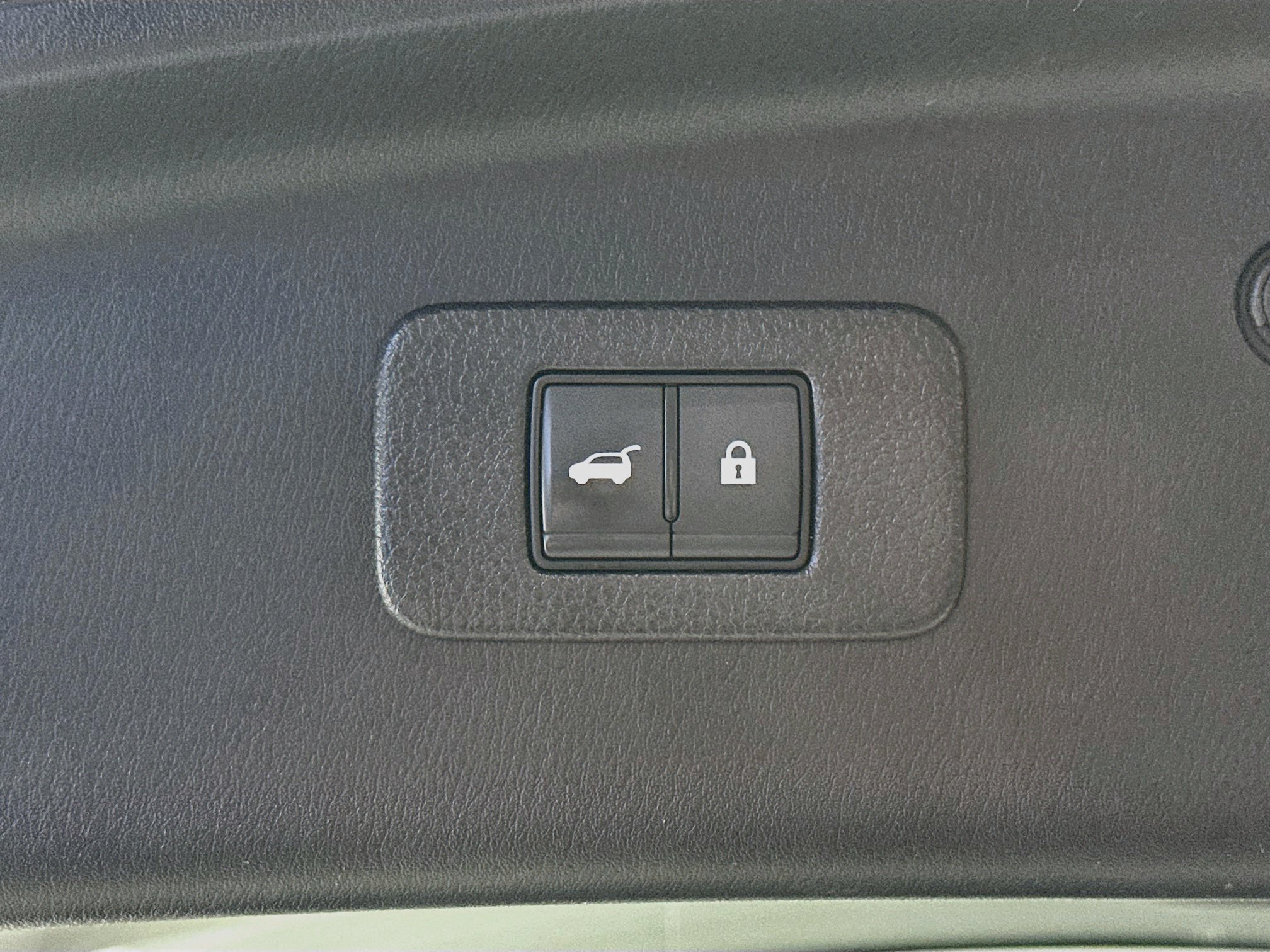 Used 2023 Nissan Armada SL RWD image 32