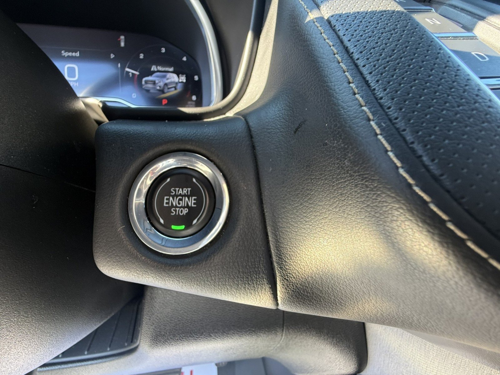 Used 2023 GMC Yukon SLT AWD/4WD image 15