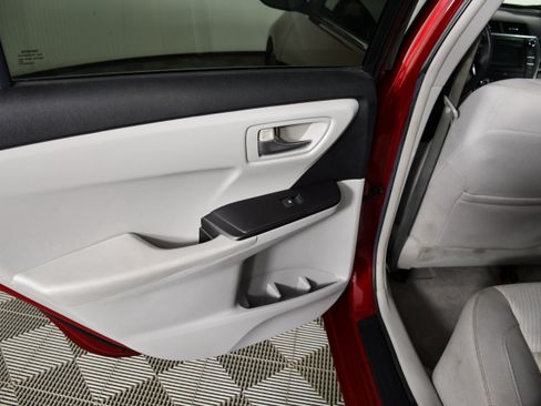 Used 2016 Toyota Camry LE FWD image 42