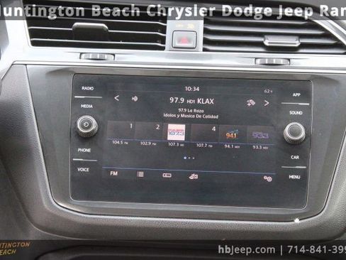 Used 2019 Volkswagen Tiguan SE w/ Panoramic Sunroof Package image 12