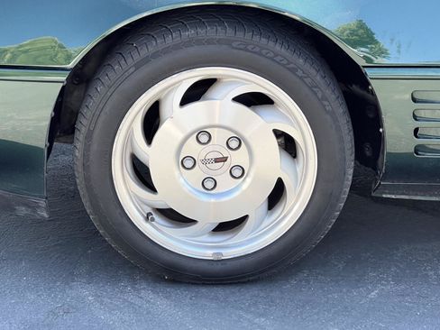 Used 1994 Chevrolet Corvette Coupe RWD image 13