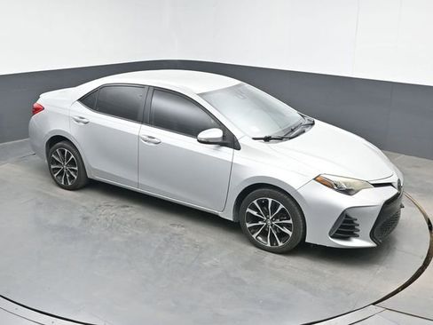 Used 2018 Toyota Corolla SE FWD image 1