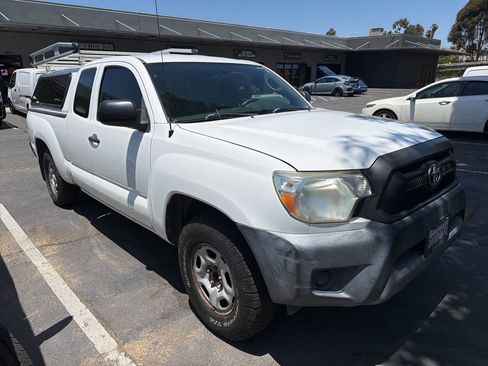 Used 2015 Toyota Tacoma 2WD Access Cab image 2