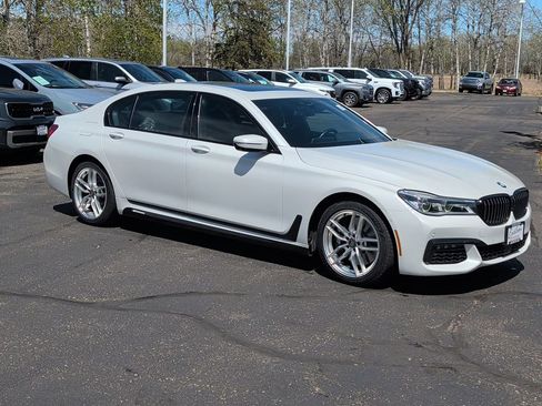 Used 2016 BMW 750i xDrive AWD/4WD image 2