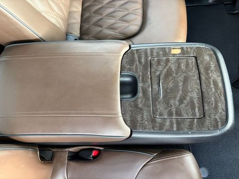 Used 2024 Nissan Armada Platinum w/ Captain's Chairs Package image 29