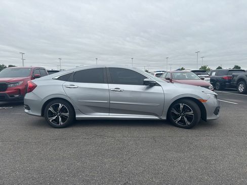Used 2016 Honda Civic Touring image 12