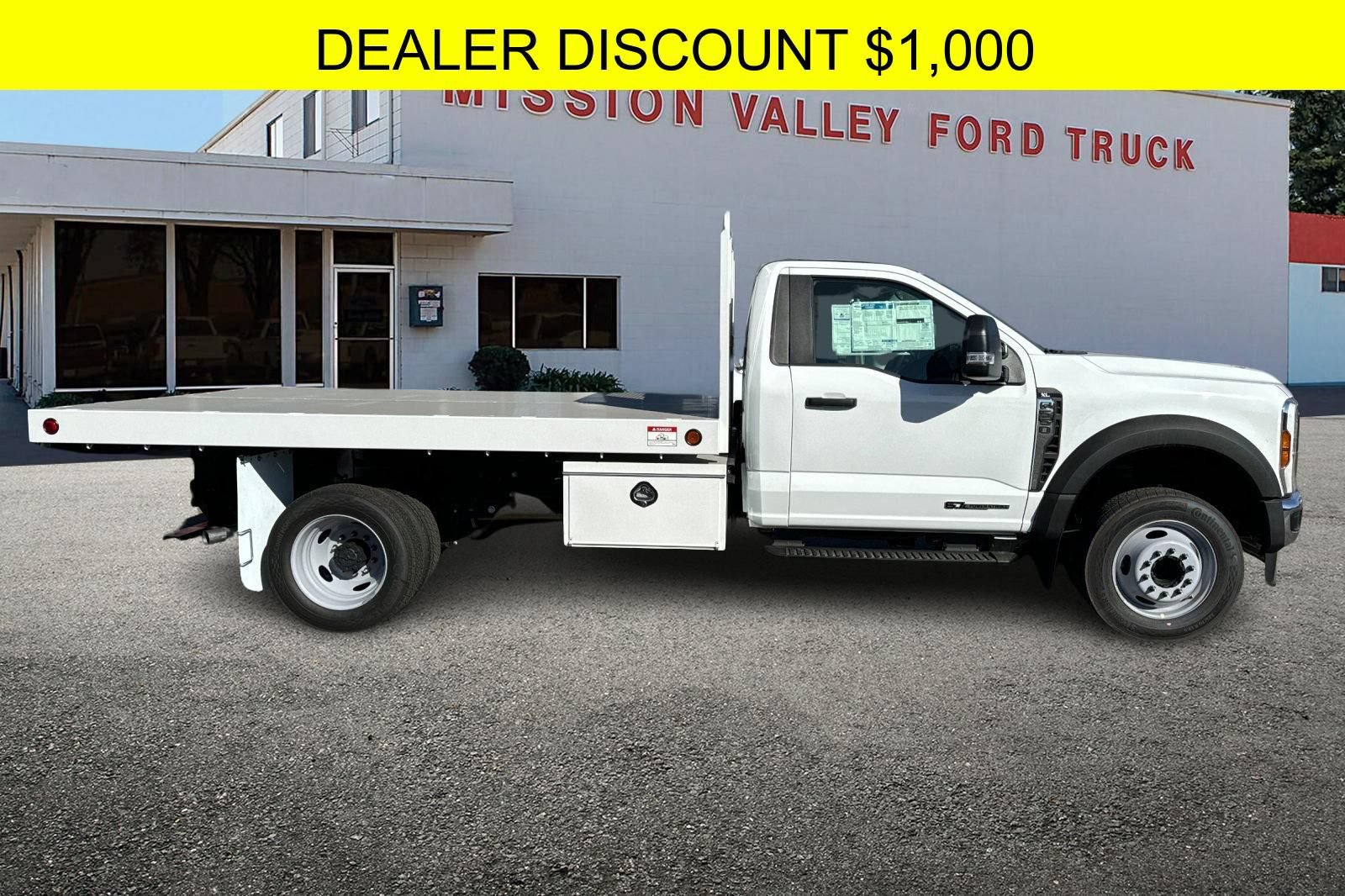 New 2024 Ford F550 2WD Regular Cab Super Duty image 3