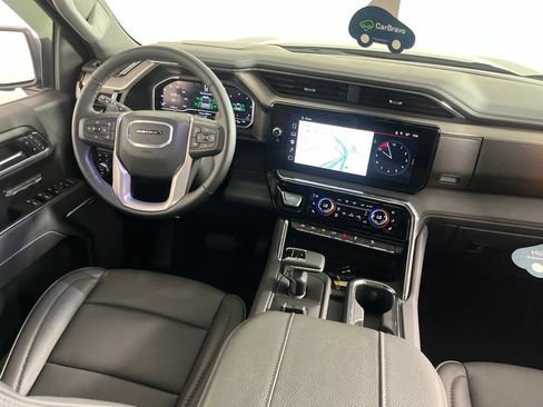 Used 2025 GMC Sierra 1500 Denali w/ Denali Reserve Package AWD/4WD image 2