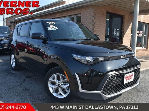 Used 2025 Kia Soul LX image 1