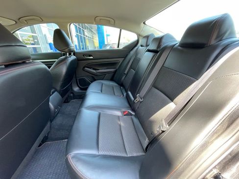 Used 2025 Nissan Altima 2.5 SR FWD image 25