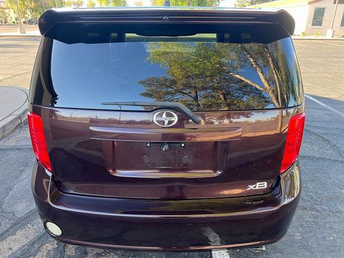Used 2008 Scion xB image 3