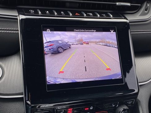 Used 2023 Jeep Grand Cherokee Altitude image 18