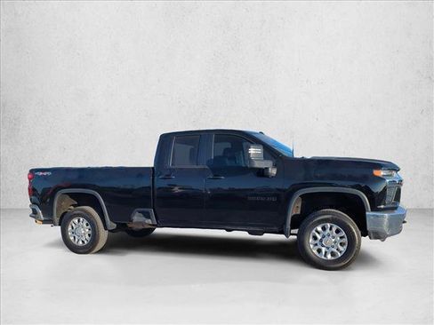 Used 2022 Chevrolet Silverado 2500 LT w/ Convenience Package image 4