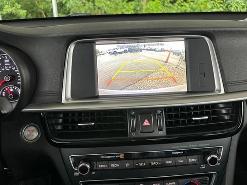 Used 2020 Kia Optima Premium FWD image 9