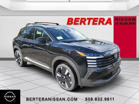 New 2026 Nissan Kicks SR w/ Cold Weather Package image 4