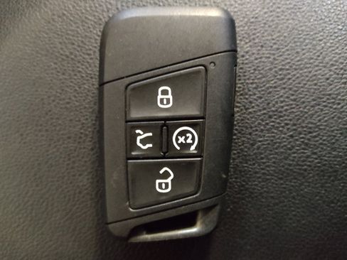 Used 2024 Volkswagen Jetta SE image 32