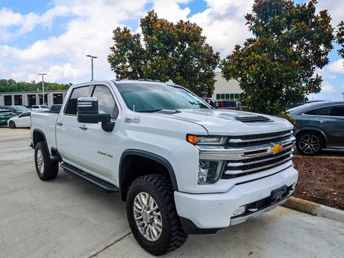 Used 2020 Chevrolet Silverado 2500 High Country w/ Z71 Off-Road Package AWD/4WD image 2