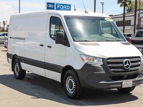 Used 2024 Mercedes-Benz Sprinter 2500 image 3