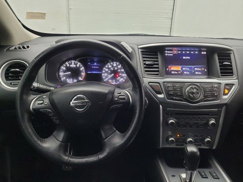 Used 2020 Nissan Pathfinder SL image 22