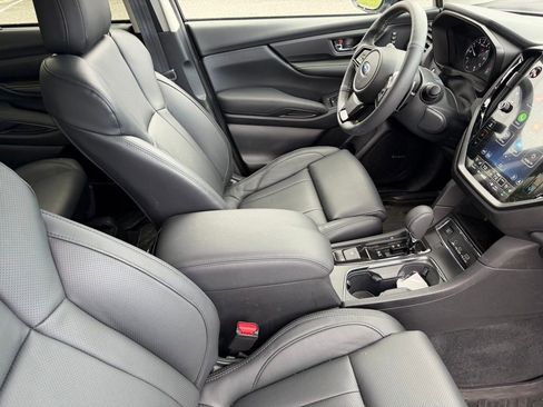 Used 2025 Subaru Ascent Bronze Edition image 17