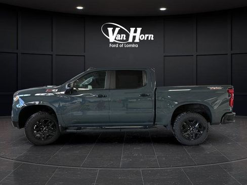 Used 2025 Chevrolet Silverado 1500 LT Trail Boss w/ LT Trail Boss Premium Package AWD/4WD image 12