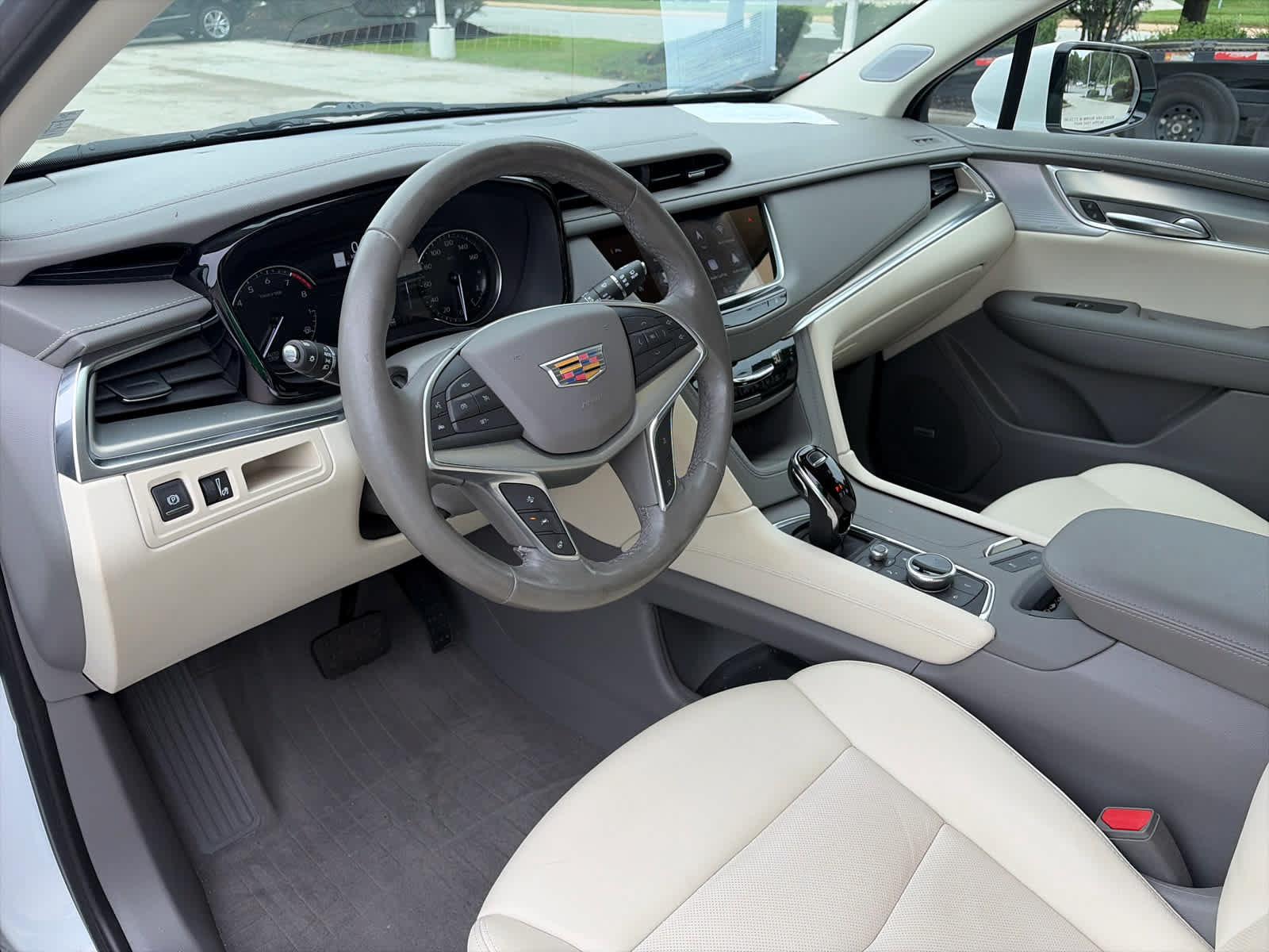 Used 2024 Cadillac XT5 Premium Luxury AWD/4WD image 13