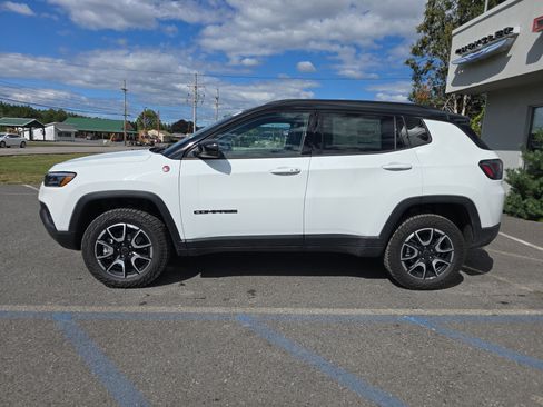 New 2025 Jeep Compass Trailhawk w/ Trailhawk Elite Group image 6