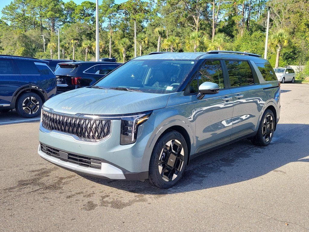 New 2027 Kia Carnival EX FWD image 3
