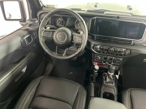 Used 2025 Jeep Wrangler Unlimited Rubicon 392 AWD/4WD image 2