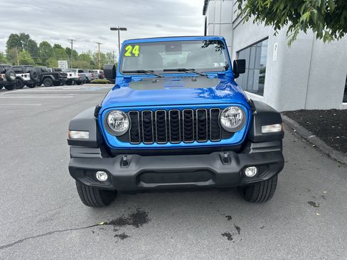 Used 2024 Jeep Wrangler Unlimited Sport AWD/4WD image 9