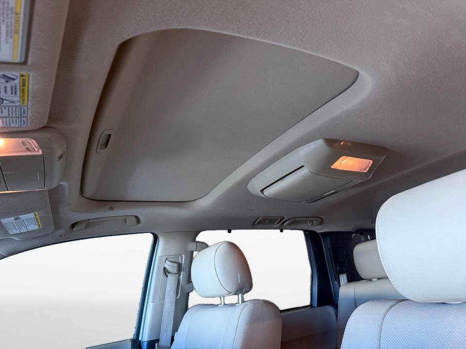 Used 2016 Toyota Sequoia Platinum AWD/4WD image 25