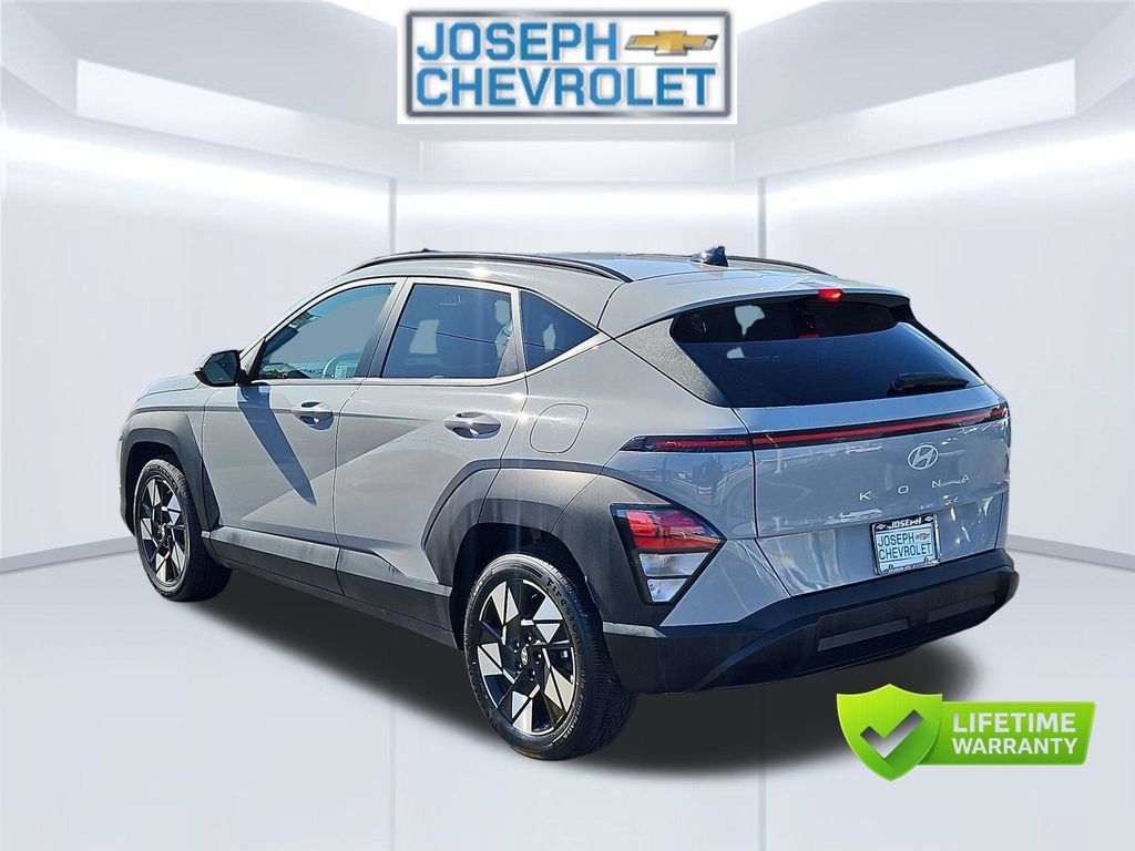 Used 2025 Hyundai Kona SEL FWD image 4