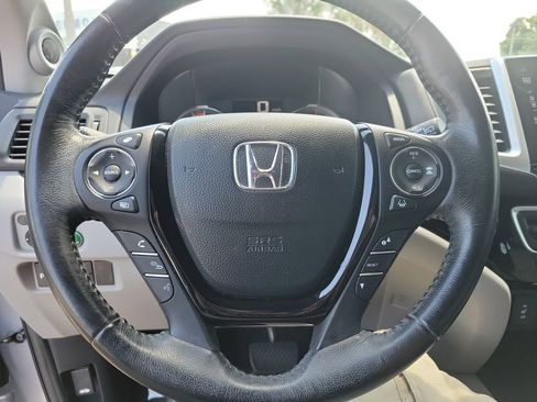 Used 2016 Honda Pilot Touring image 19