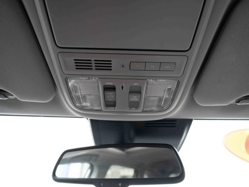 Used 2020 Honda CR-V Touring image 17