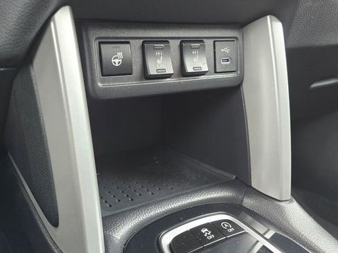 Used 2024 Toyota Corolla Cross LE AWD/4WD image 32