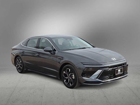 Certified 2025 Hyundai Sonata SEL image 2