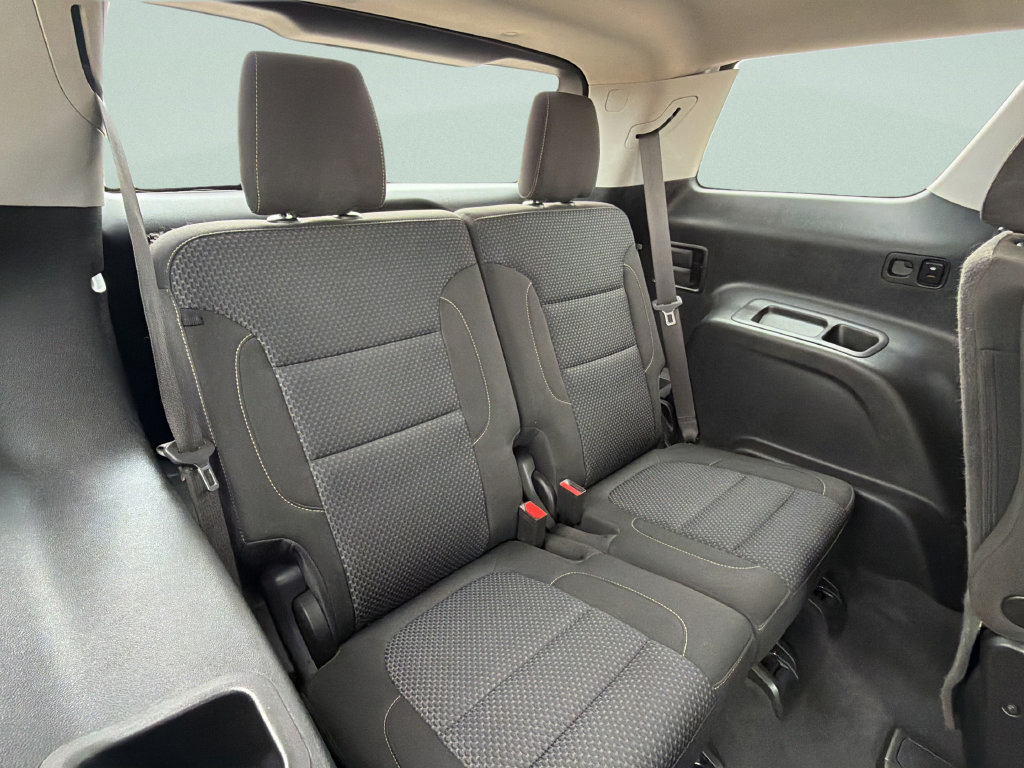 Used 2022 GMC Acadia SLE w/ Driver Convenience Package FWD image 13