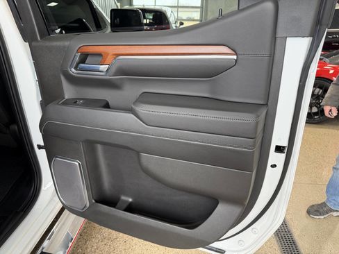 Used 2022 GMC Sierra 1500 Denali image 32